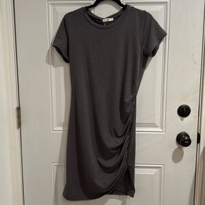 Axis Short Sleeve Maternity Dress. Size Medium.